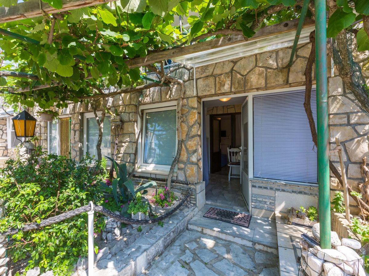 Apartments Susanne Novi Vinodolski Exterior photo