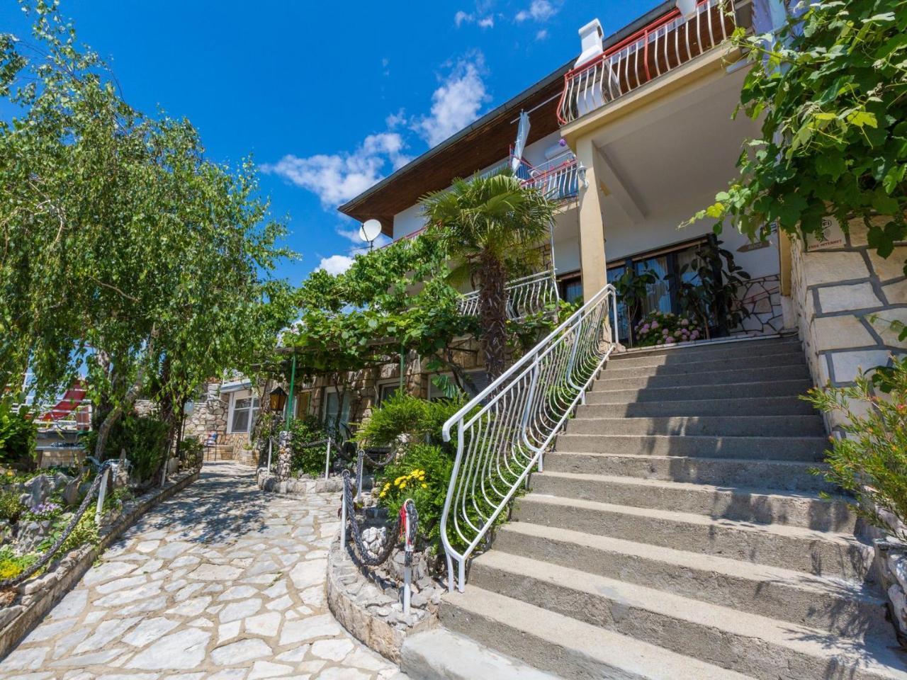 Apartments Susanne Novi Vinodolski Exterior photo